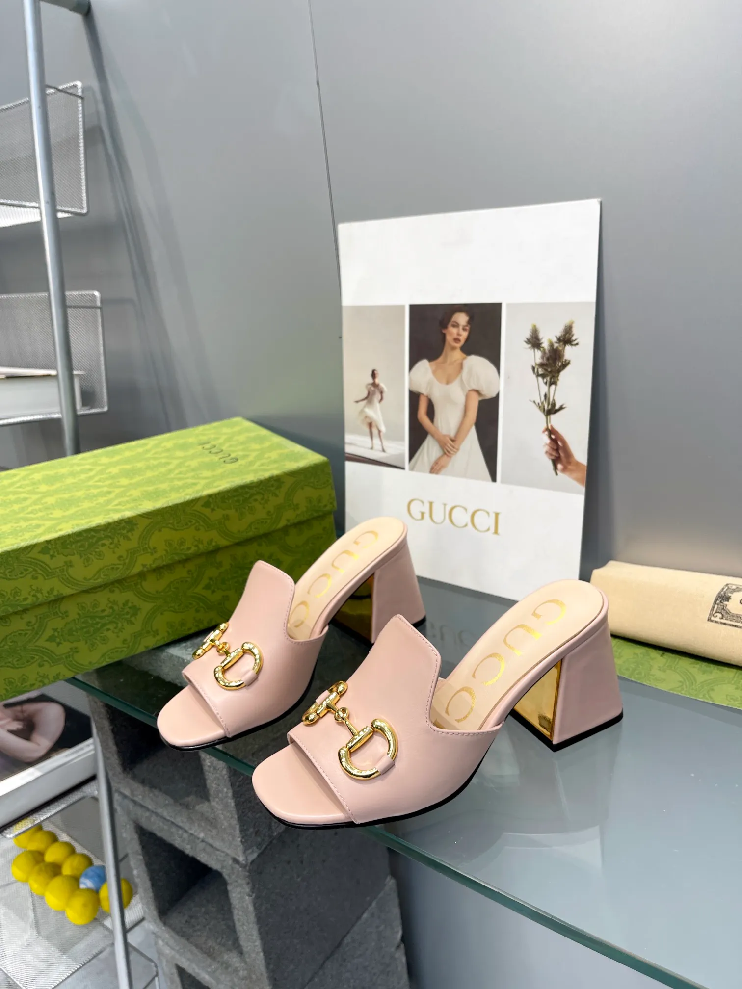 👟👟Ex-factory price 460👟👟 gucci 2024 early spring new thick heel retro shoes with horsebit, Internet celebrity hot sandals, super versatile fashion items. Original 1:1 customized. It is worth mentioning the packaging. This year’s G family’s packaging is really high-end, and the original packaging is presented.  Material: original custom imported oil-waxed ancient soft sheepskin. Lining: high-end customized sheepskin. Italian genuine leather outsole. Heel height: 7.5cm. Heel electroplated gold+covered leather. Size: 34-41 (34, 40, 41 customized)